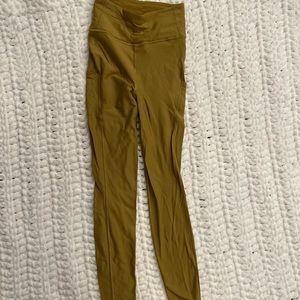Lululemon Flurry Up High arise Yellow size 4